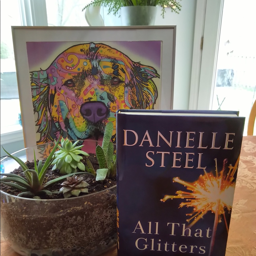 All That Glitters: 
by DANIELLE STEEL